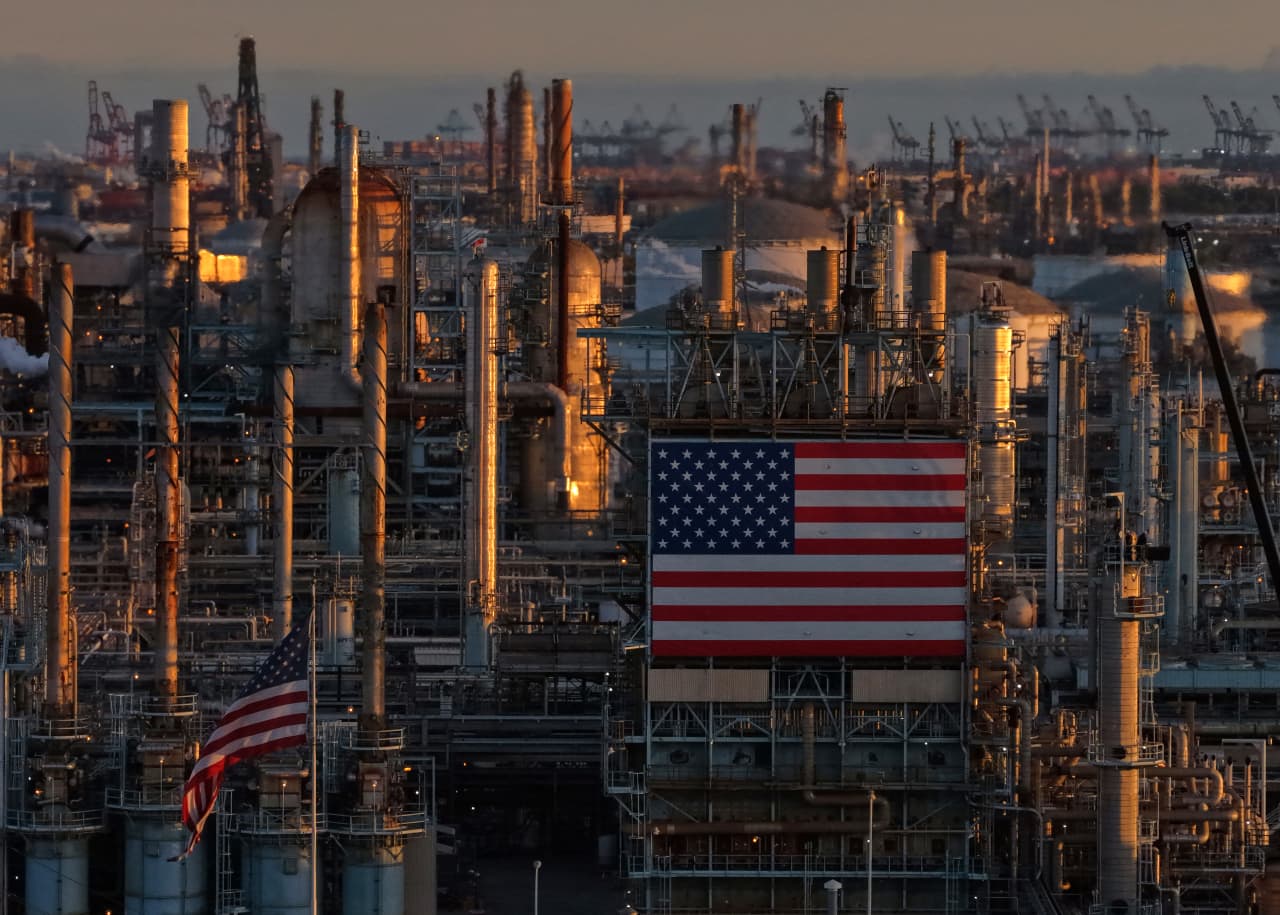 U.S. oil-refinery stocks are up roughly 150% this year. How long could this historic run last? — Vancouver Sports news
